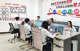 Our-Team-&-Our-Factory_滚动1_01