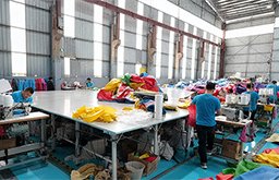 Our-Team-&-Our-Factory_滚动2_03