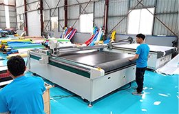 Our-Team-&-Our-Factory_滚动2_05